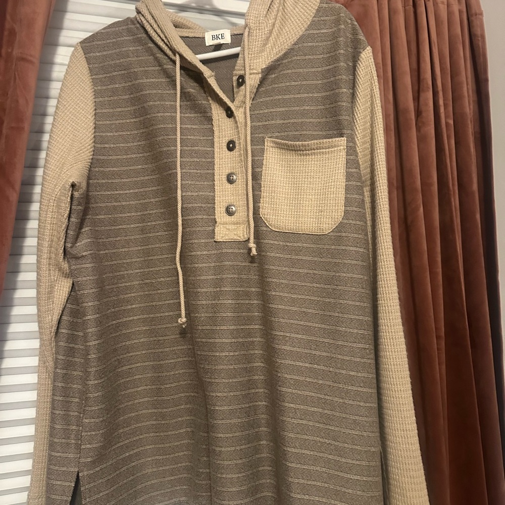 BKE Gray and Tan Half-Zip Sweater with Ribbed Collar